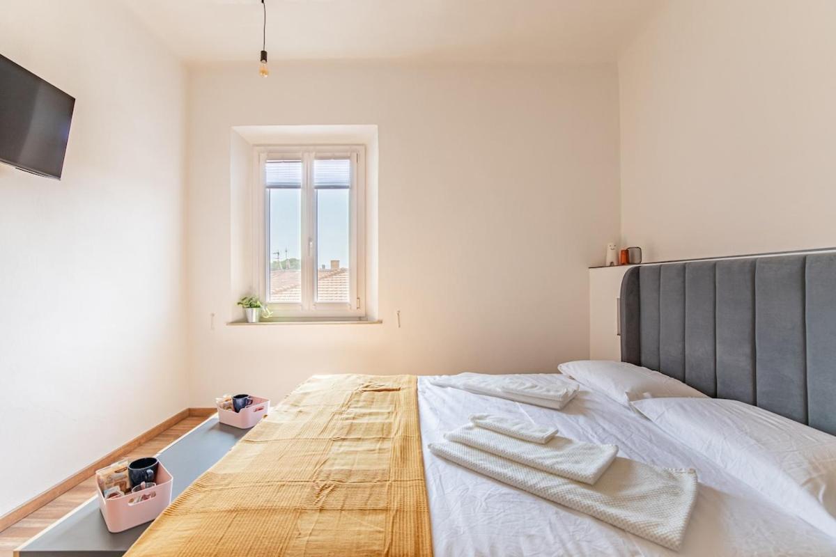 Leaning Tower Cozy 3 Bedroom Lägenhet